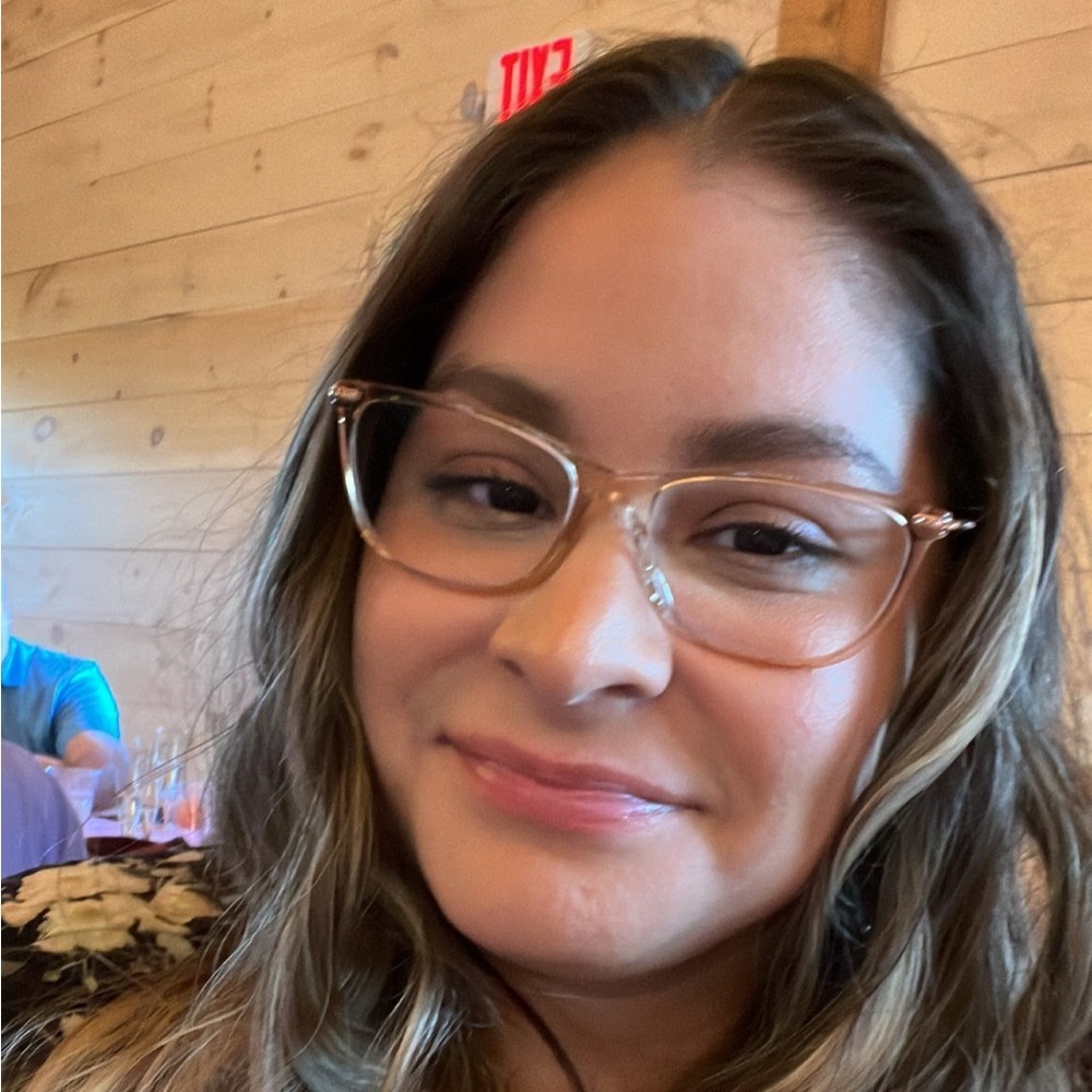 Meet your Posher, Aileen